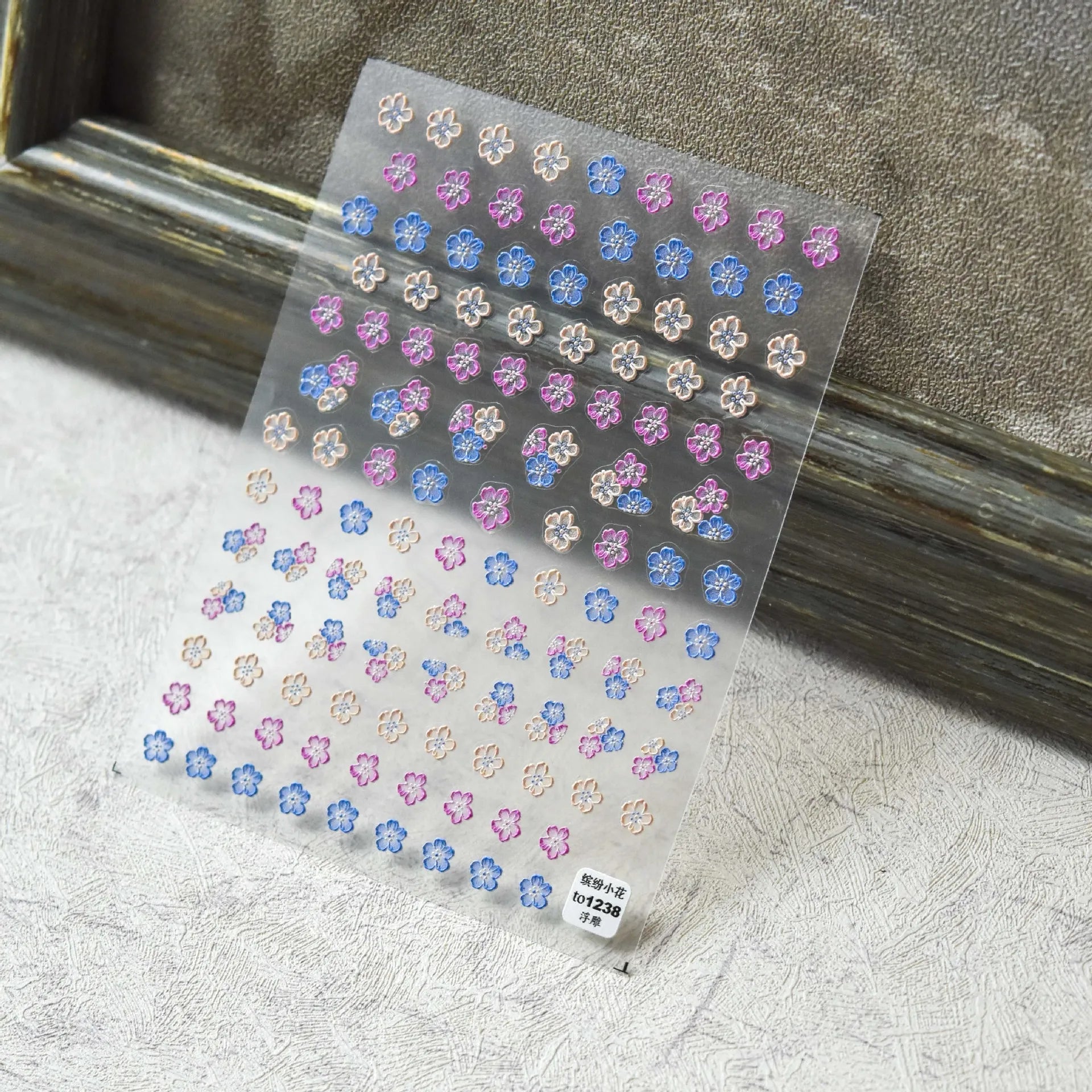 3D Daisy Flower Nail Stickers – Ultra-Thin Nail Art Decals to1343