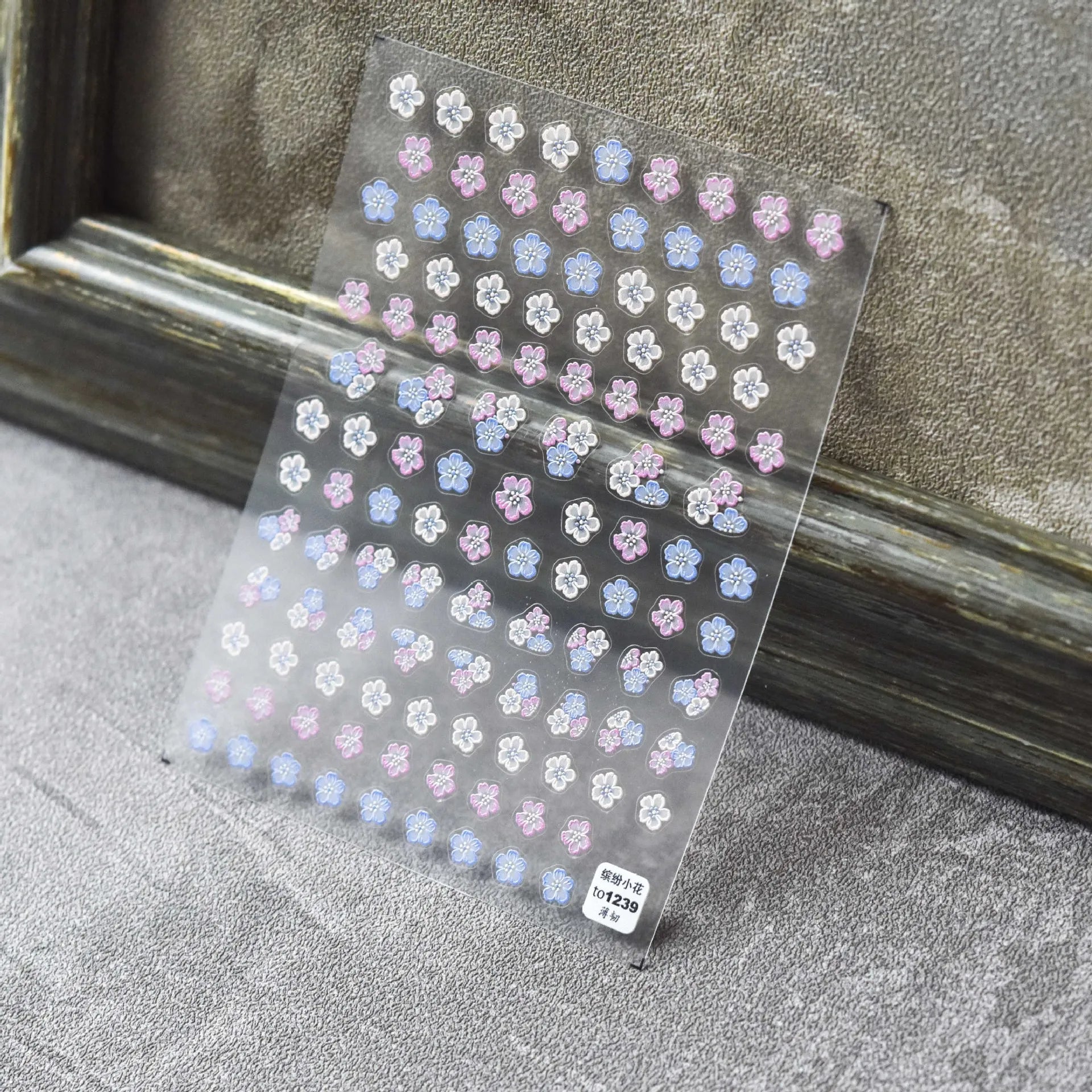 3D Daisy Flower Nail Stickers – Ultra-Thin Nail Art Decals to1343